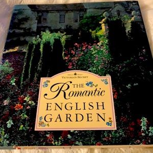 Victoria’s Secret The Romantic English Garden Book